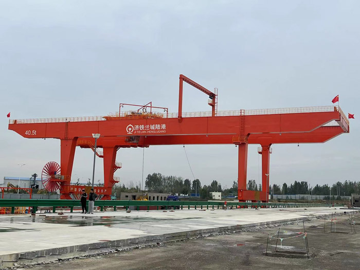 集装箱门式起重机
