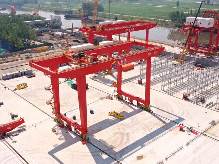 集装箱门式起重机