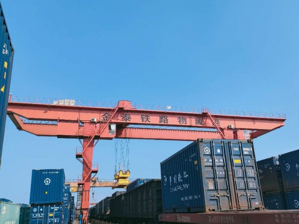 集装箱门式起重机
