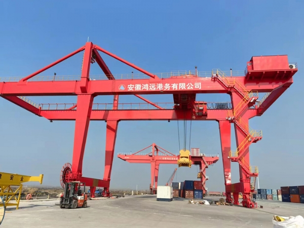 集装箱门式起重机的特点有哪些?